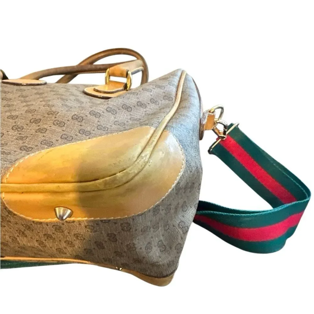 Gucci Beige Interior with Gold Accent